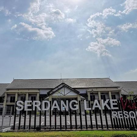 Serdang Lake View Resort Sungai Kechil Exteriér fotografie